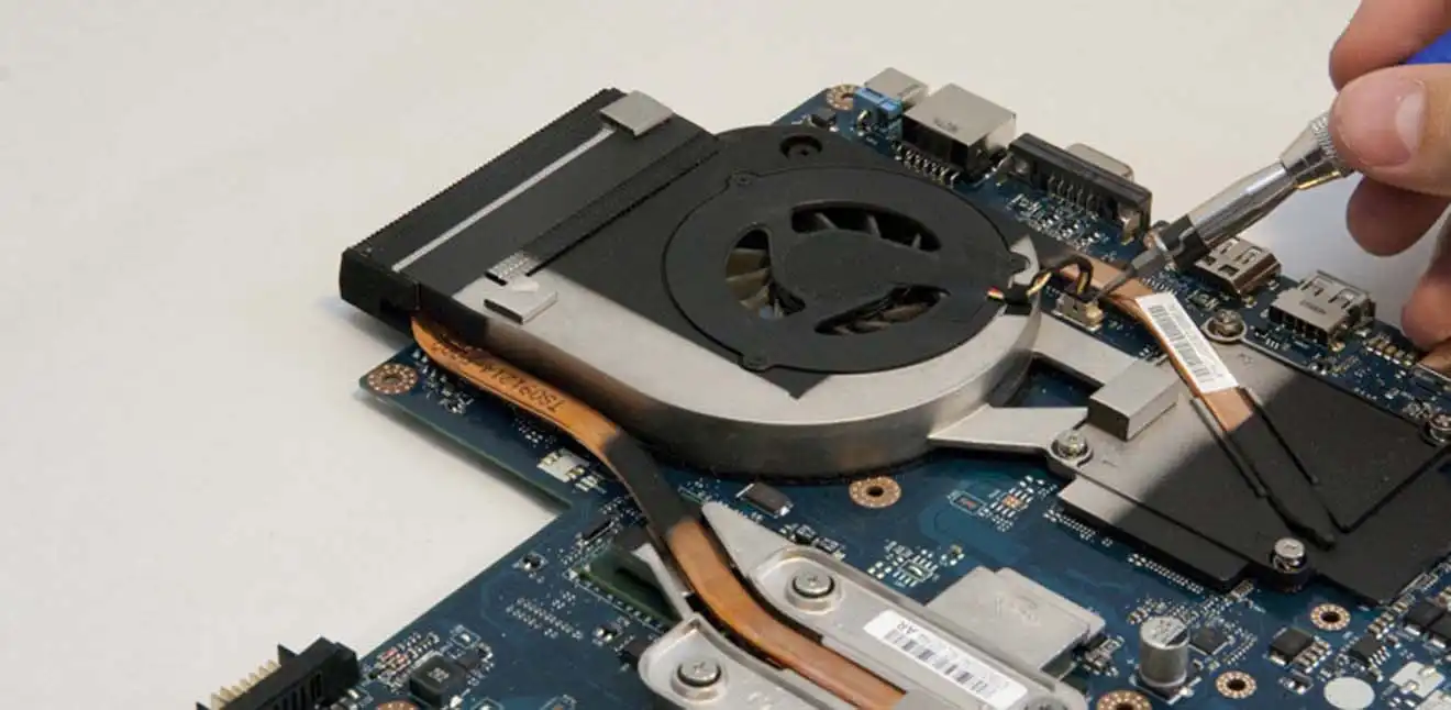 Чистка ноутбука Packard Bell от пыли в Брянске. Замена термопасты