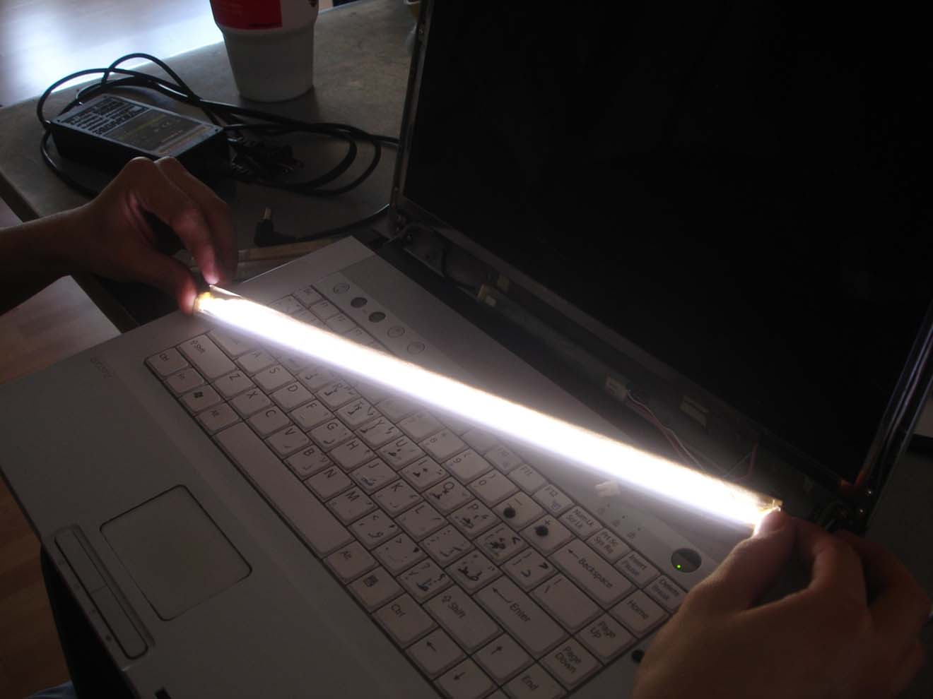 Замена и ремонт подсветки экрана ноутбука в Брянске
