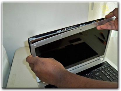 Замена экрана ноутбука Samsung в Брянске